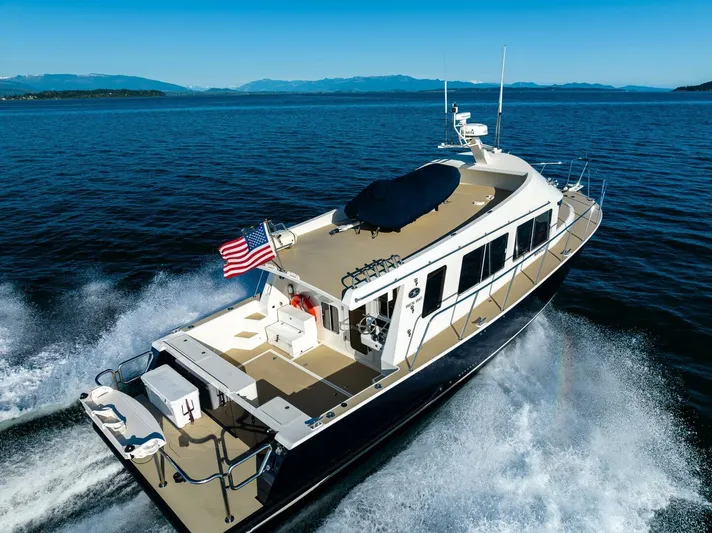 Running Easy Yacht Photos Pics 