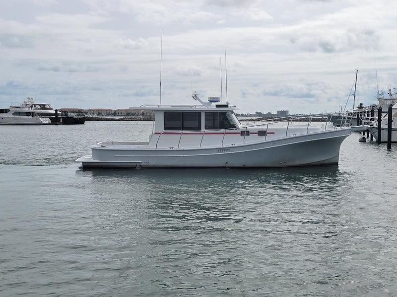 2004 Magna Marine Magna Craft