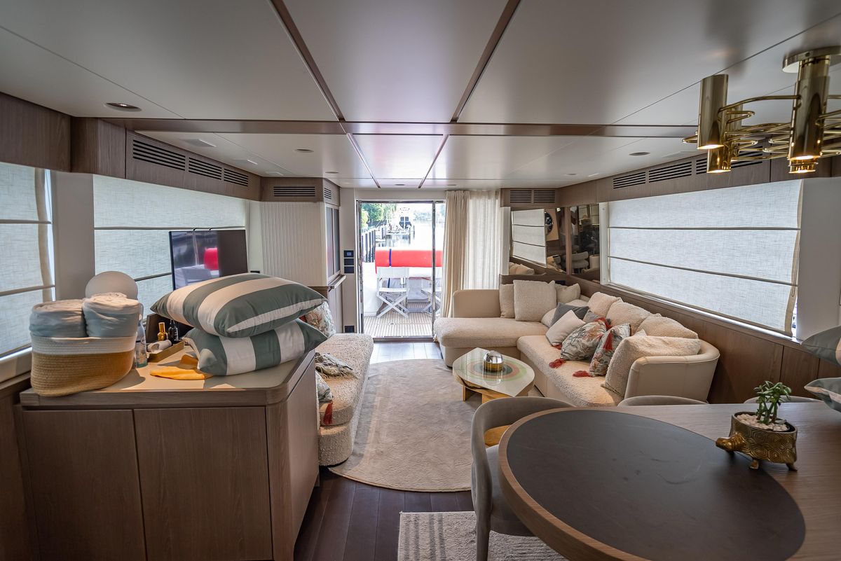 2022 Azimut 66 