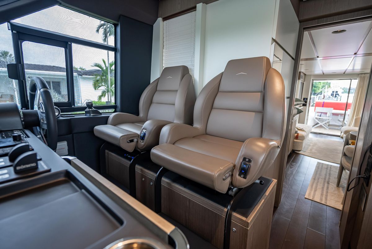 2022 Azimut 66 