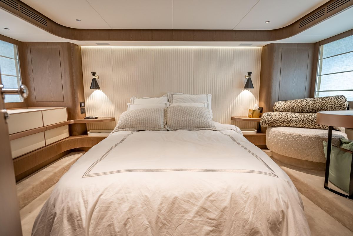 2022 Azimut 66 