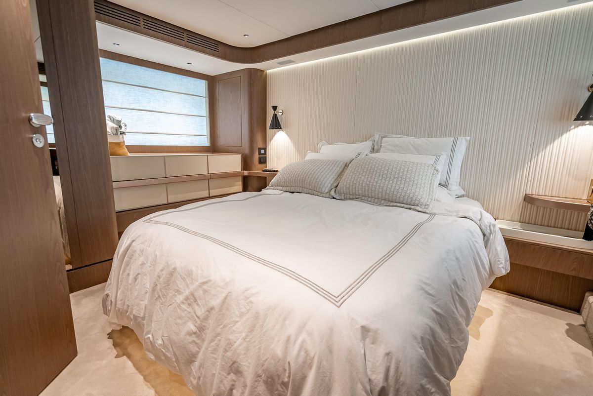 2022 Azimut 66 