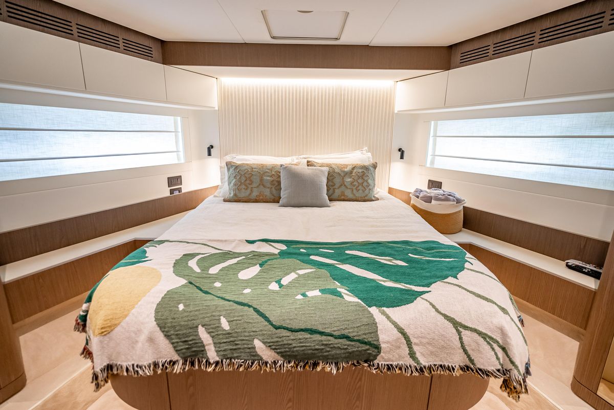 2022 Azimut 66 