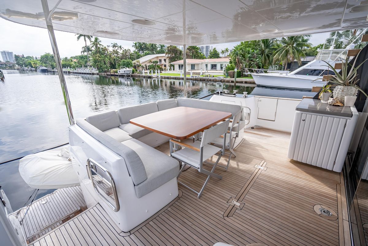 2022 Azimut 66 