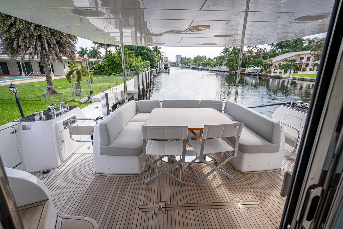 2022 Azimut 66 