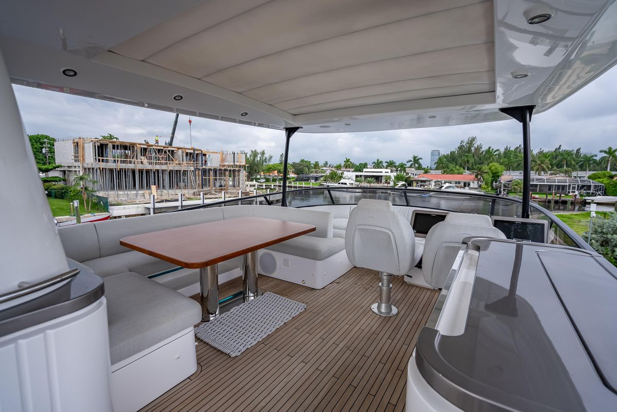 2022 Azimut 66 