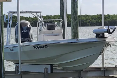 Dolphin 17 Bay