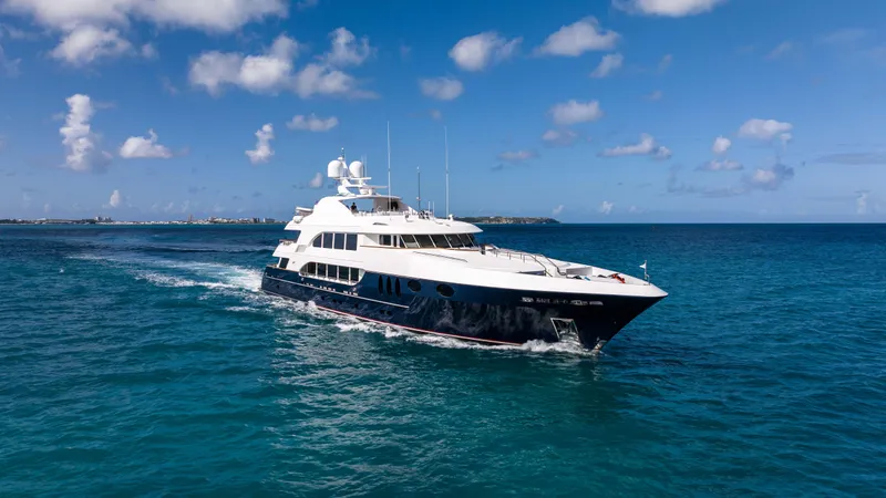 Mirabella Yacht Photos Pics 