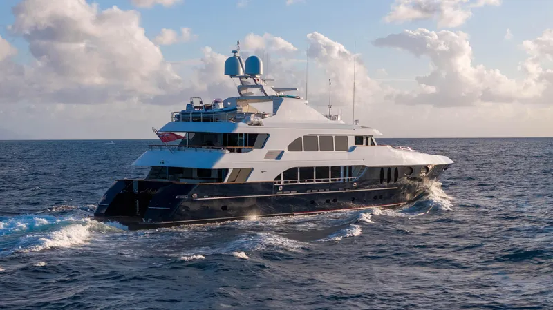 Mirabella Yacht Photos Pics 