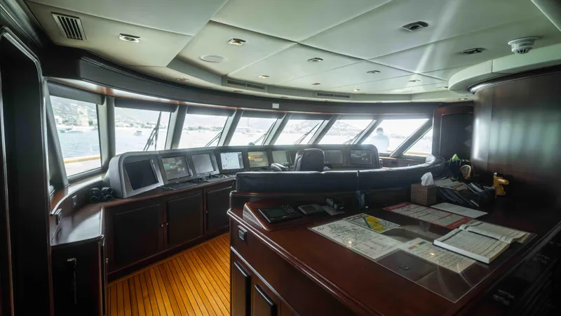 Mirabella Yacht Photos Pics 