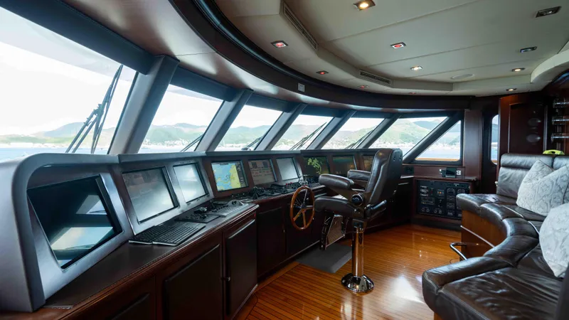 Mirabella Yacht Photos Pics 