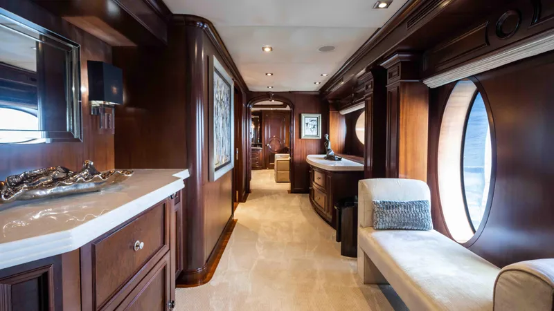 Mirabella Yacht Photos Pics 