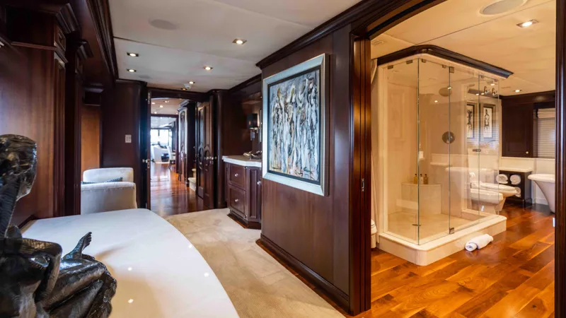 Mirabella Yacht Photos Pics 