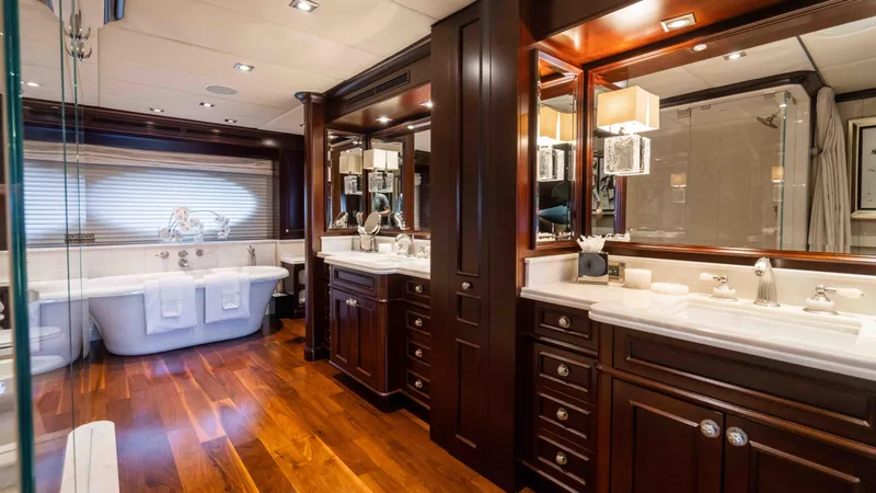 Mirabella Yacht Photos Pics 