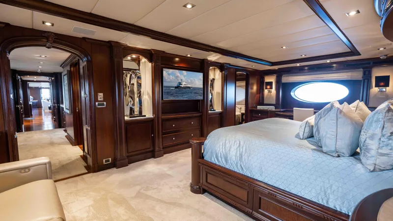 Mirabella Yacht Photos Pics 