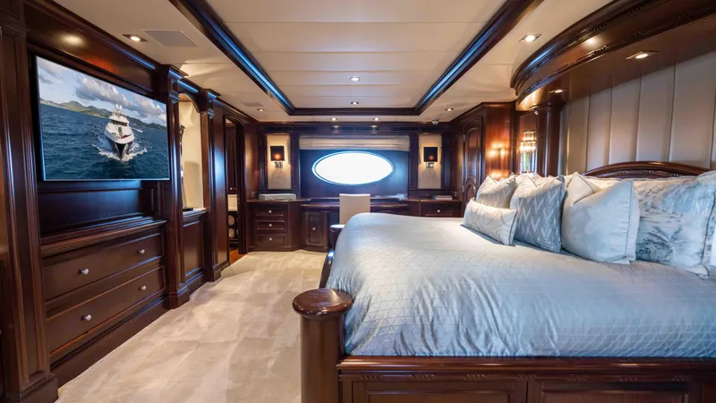 Mirabella Yacht Photos Pics 