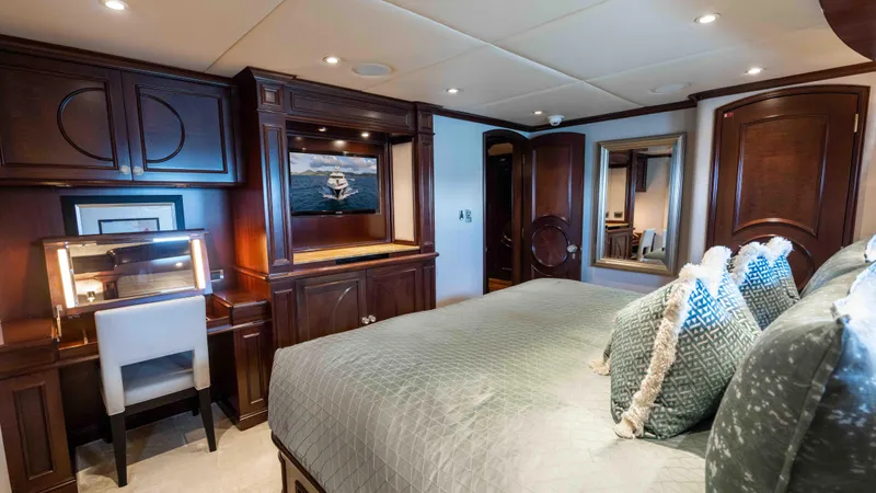 Mirabella Yacht Photos Pics 