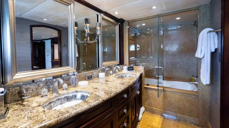 Mirabella Yacht Photos Pics 