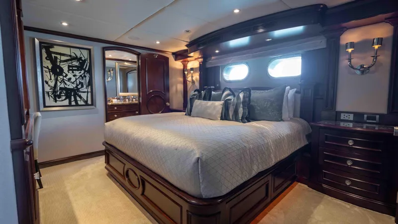 Mirabella Yacht Photos Pics 