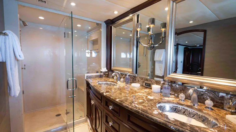 Mirabella Yacht Photos Pics 