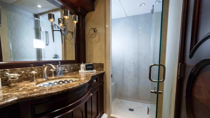 Mirabella Yacht Photos Pics 