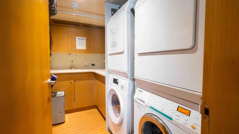 Mirabella Yacht Photos Pics 