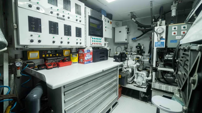 Mirabella Yacht Photos Pics 