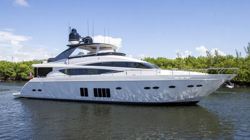Entourage Yacht Photos Pics 