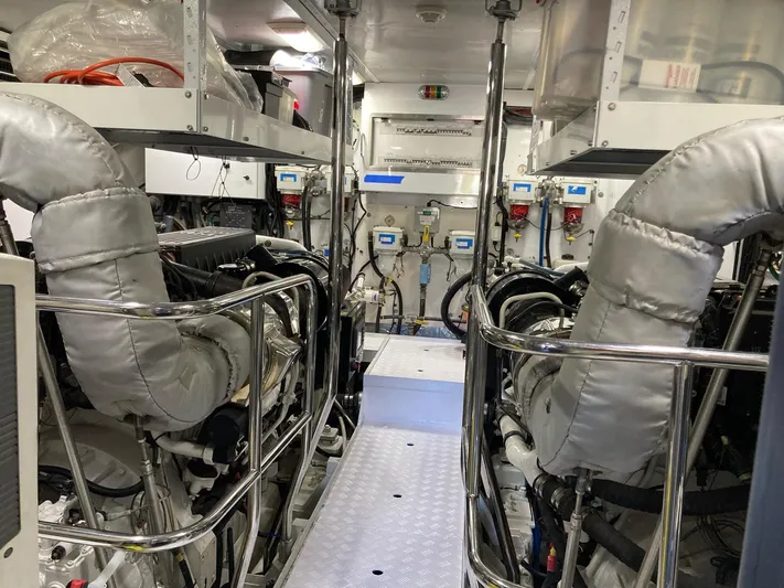 Entourage Yacht Photos Pics 