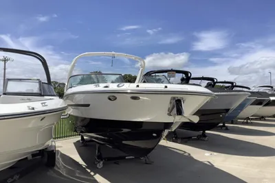Sea Ray SDX 270 Surf
