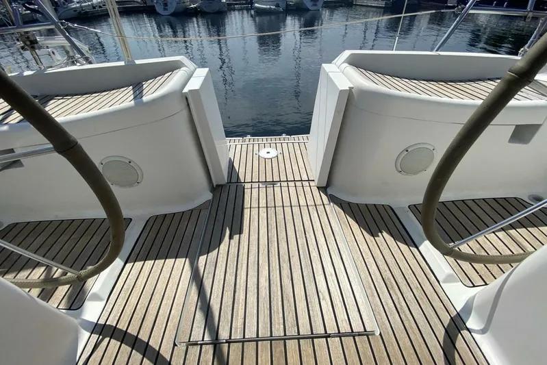 Free Spirits Yacht Photos Pics Cockpit view of 2000 Jeanneau Sun Odyssey 45.2 sailboat with teak decking.