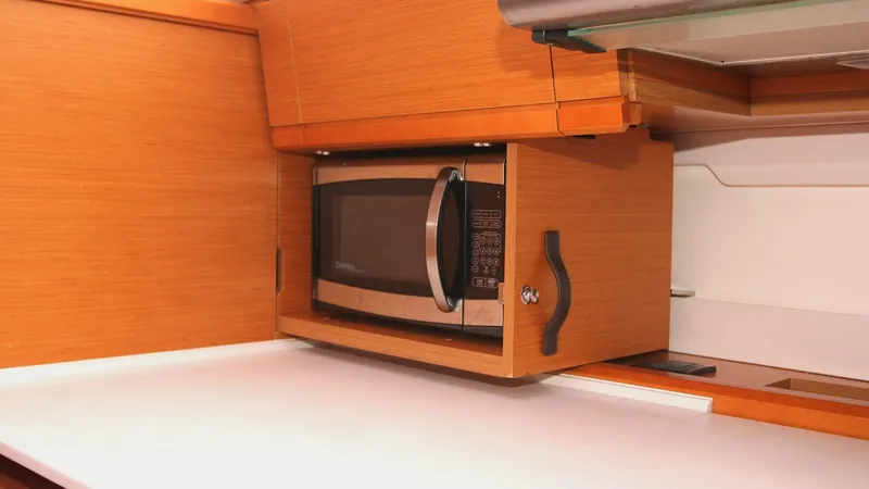 Vincero Yacht Photos Pics 