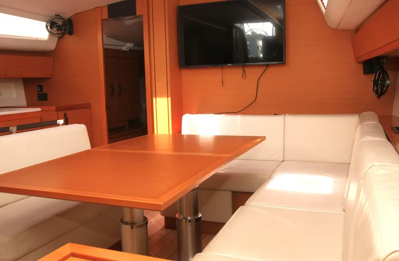 Vincero Yacht Photos Pics 