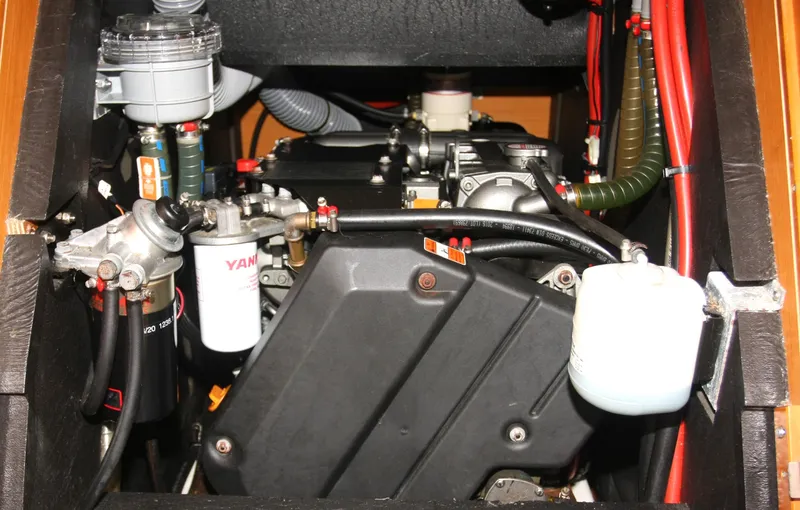 Vincero Yacht Photos Pics 