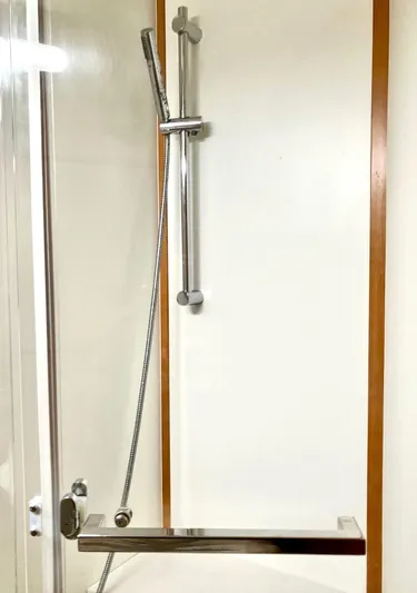 Vincero Yacht Photos Pics 