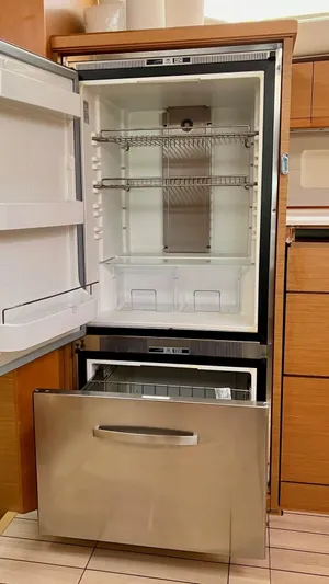 Vincero Yacht Photos Pics 