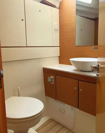 Vincero Yacht Photos Pics 