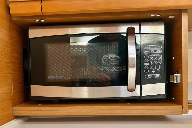 Vincero Yacht Photos Pics 