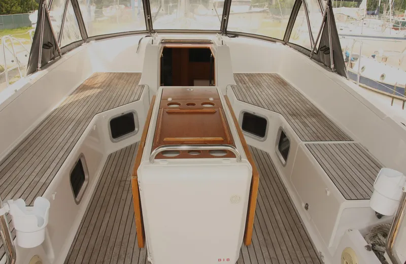 Vincero Yacht Photos Pics 