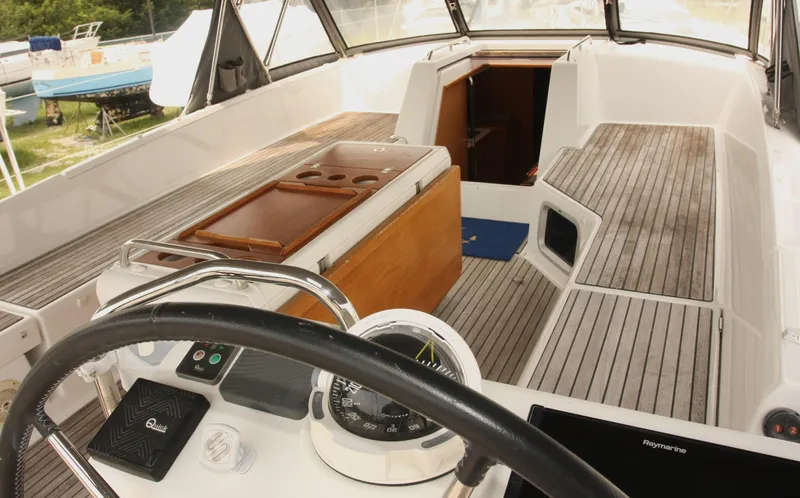 Vincero Yacht Photos Pics 