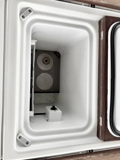 Vincero Yacht Photos Pics 