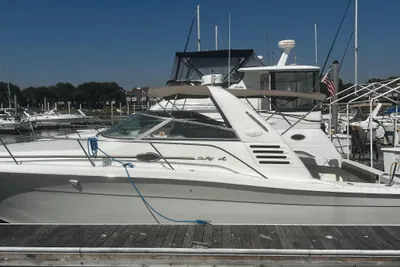 Sea Ray 330 Express Cruiser