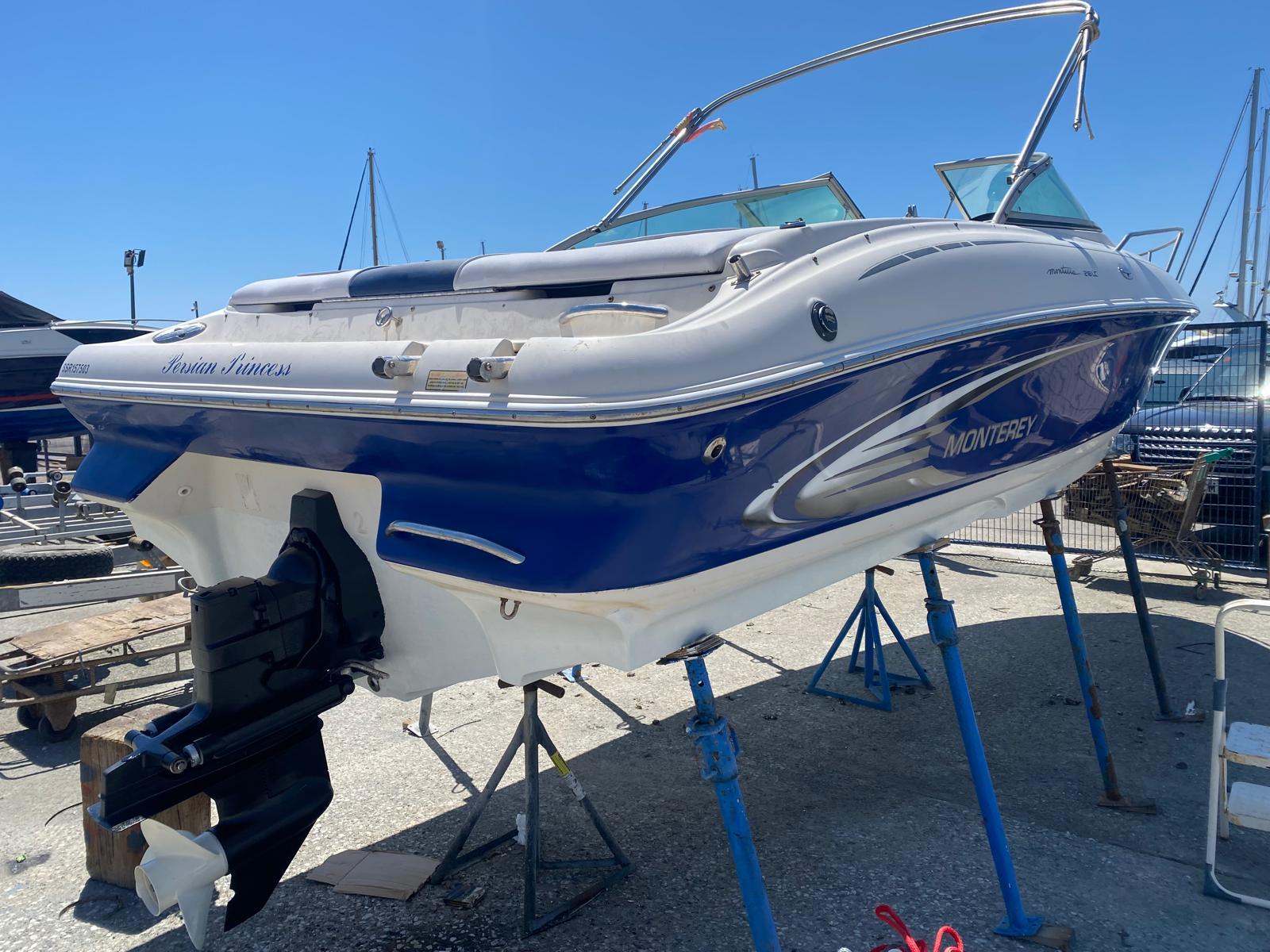 2004 Monterey 218LSC Montura Cuddy