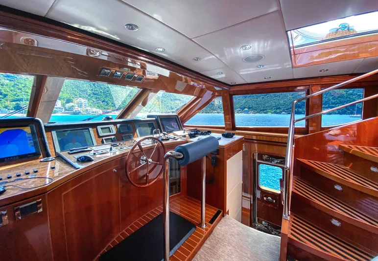 Cynderella Yacht Photos Pics Luxurious 2010 Hargrave Custom Raised Pilothouse interior with scenic ocean view.
