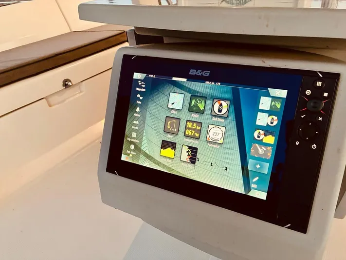  Yacht Photos Pics Navigation system on 2017 Beneteau Oceanis 45 sailboat, displaying sailing data and controls.