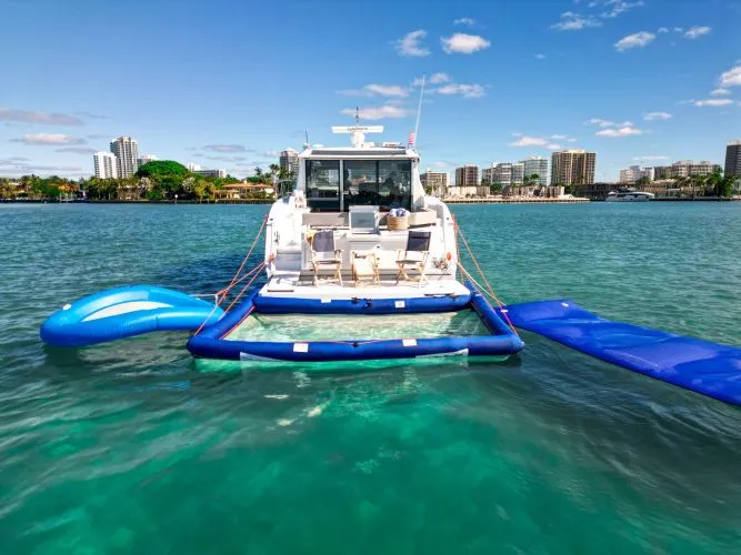 T.e.o Yacht Photos Pics 2023 Cruisers Yachts 42 Cantius - Image 6