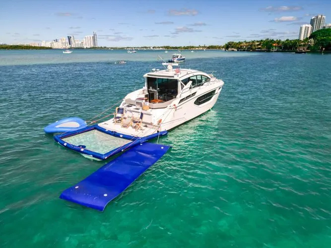 T.e.o Yacht Photos Pics 2023 Cruisers Yachts 42 Cantius - Image 4