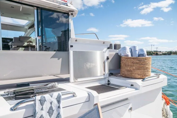 T.e.o Yacht Photos Pics 2023 Cruisers Yachts 42 Cantius - Image 7