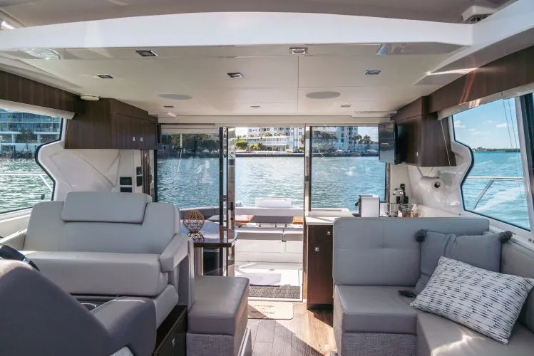 T.e.o Yacht Photos Pics 2023 Cruisers Yachts 42 Cantius - Image 18