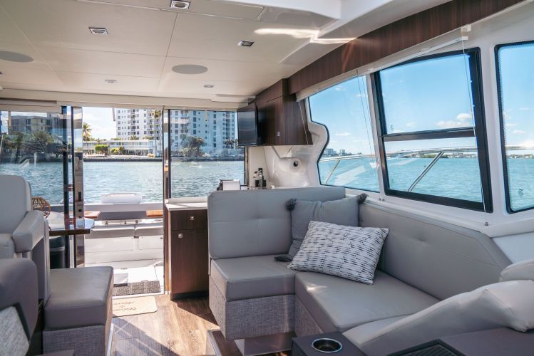 2023 Cruisers Yachts 42 